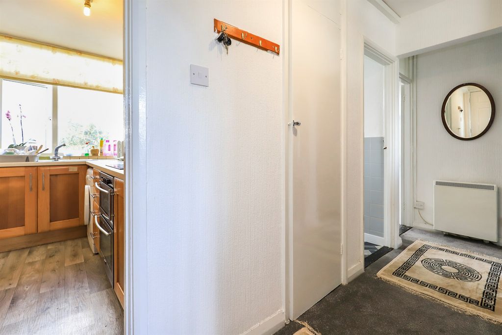 Additional image 7 of 2 bed flat for saleNewbridge Crescent, Wolverhampton WV6