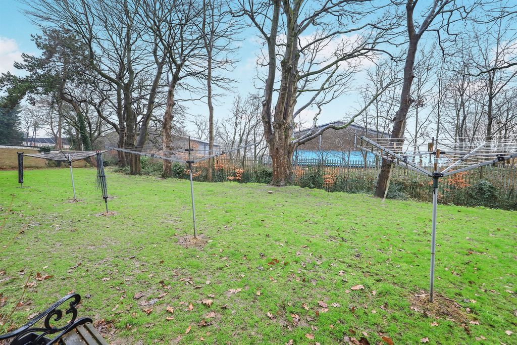 Additional image 8 of 2 bed flat for saleNewbridge Crescent, Wolverhampton WV6