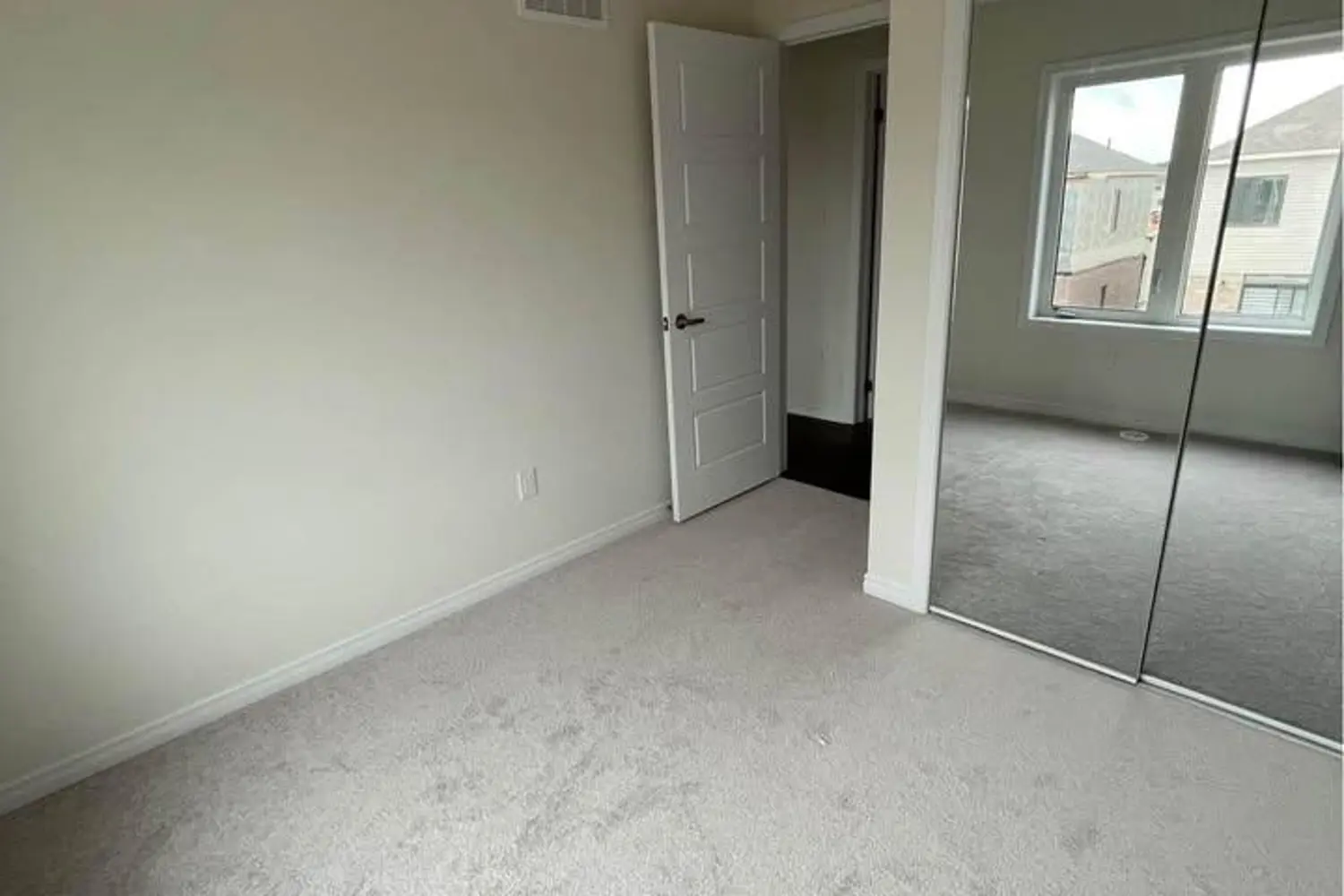 Additional image 14 of 51 Holder Drive