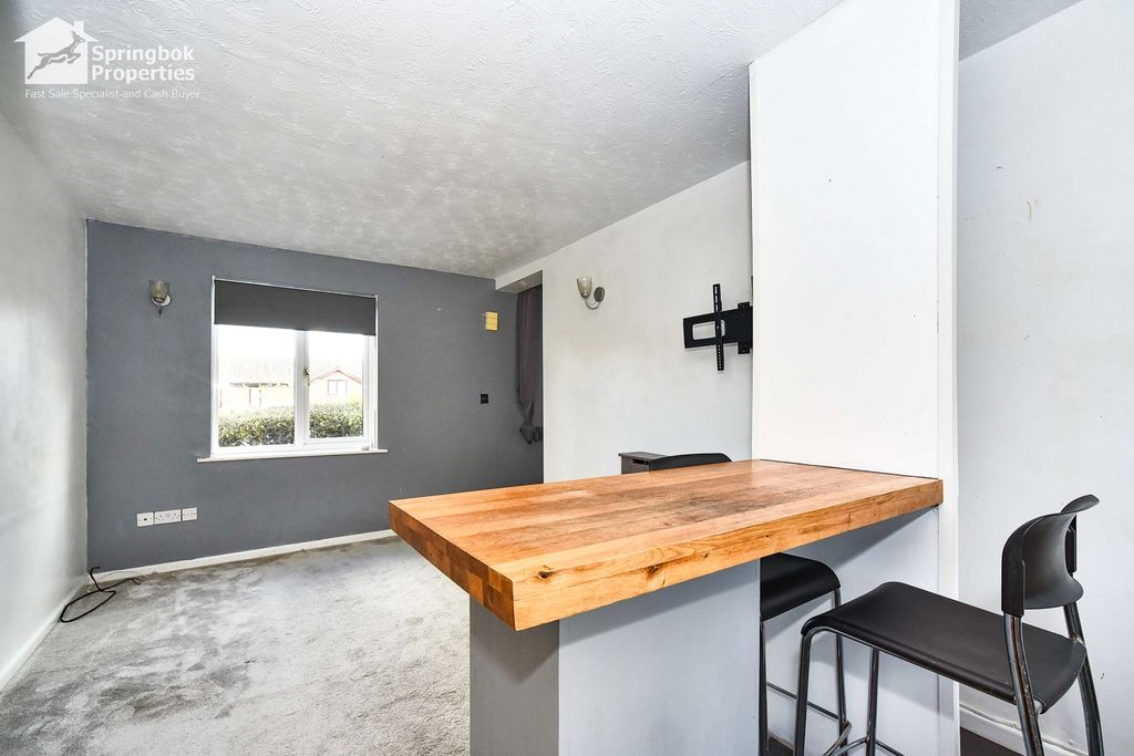 Additional image 4 of 1 bed flat for saleHighgrove Close, Calne, Wiltshire SN11