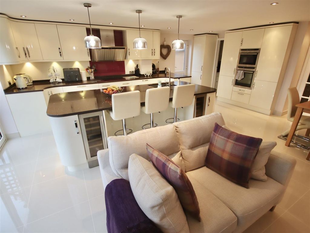 Additional image 5 of 4 bed detached house for saleWishart Way, Chippenham SN15
