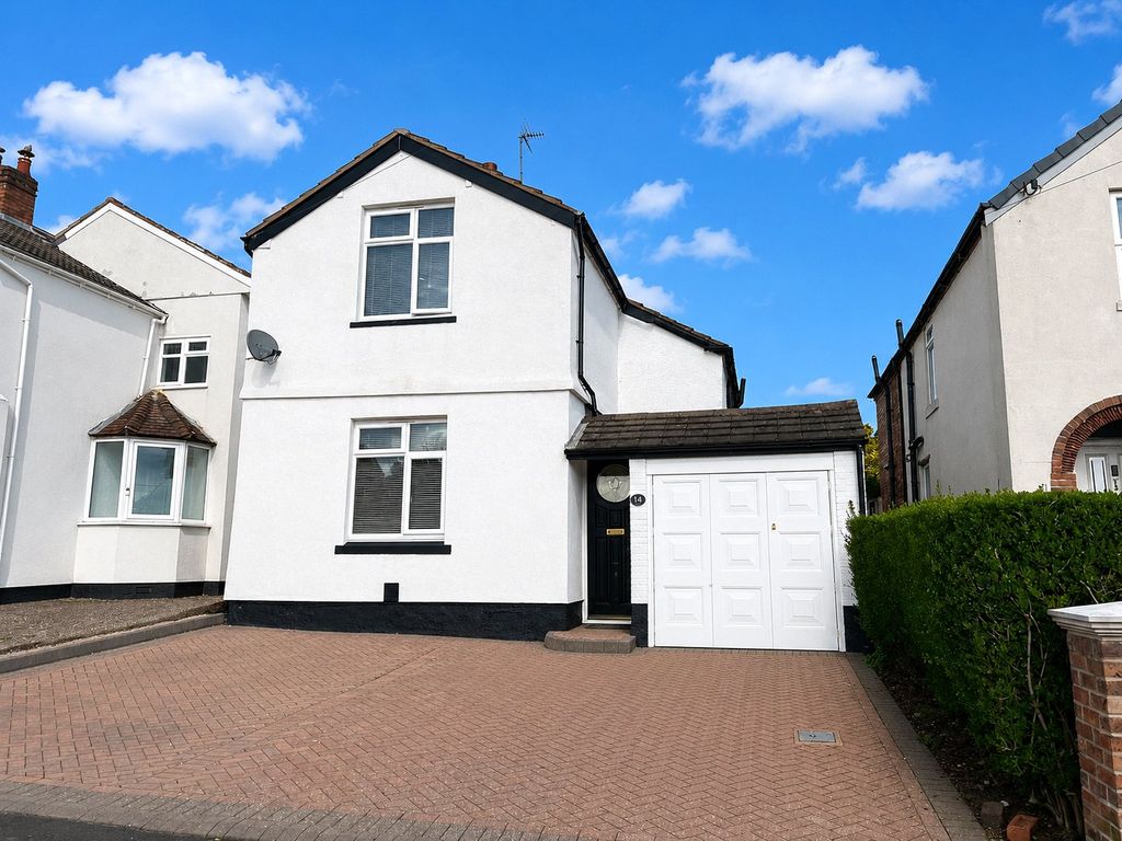 4 bed detached house for saleAvenue Road, Cannock, Staffordshire WS12
