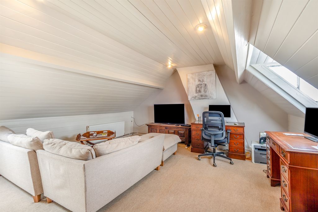 Additional image 16 of 5 bed property for saleLeicester Road, Oakham LE15