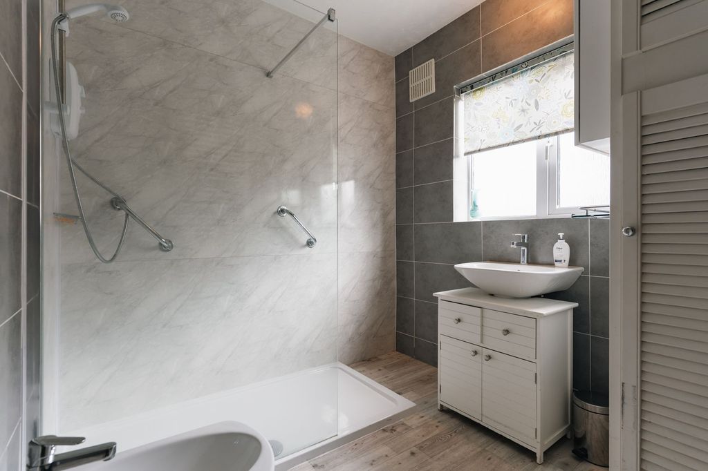 Additional image 15 of 3 bed detached house for saleSomerby Road, Thurnby LE7
