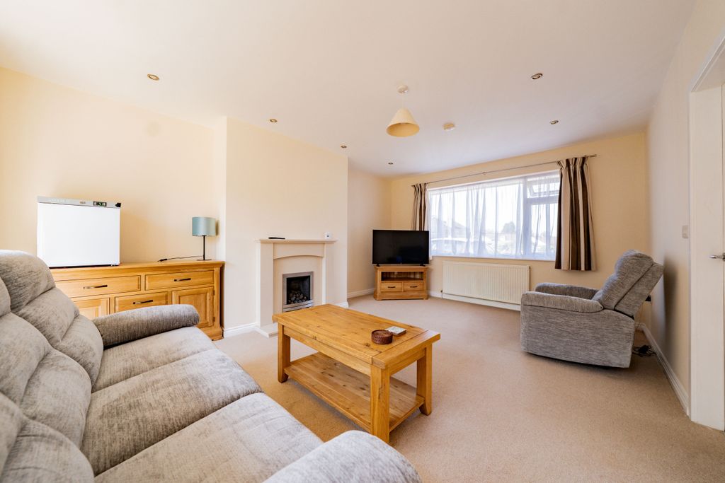 Additional image 7 of 2 bed detached bungalow for saleCedar Close, Glenfield, Leicester, Leicestershire LE3