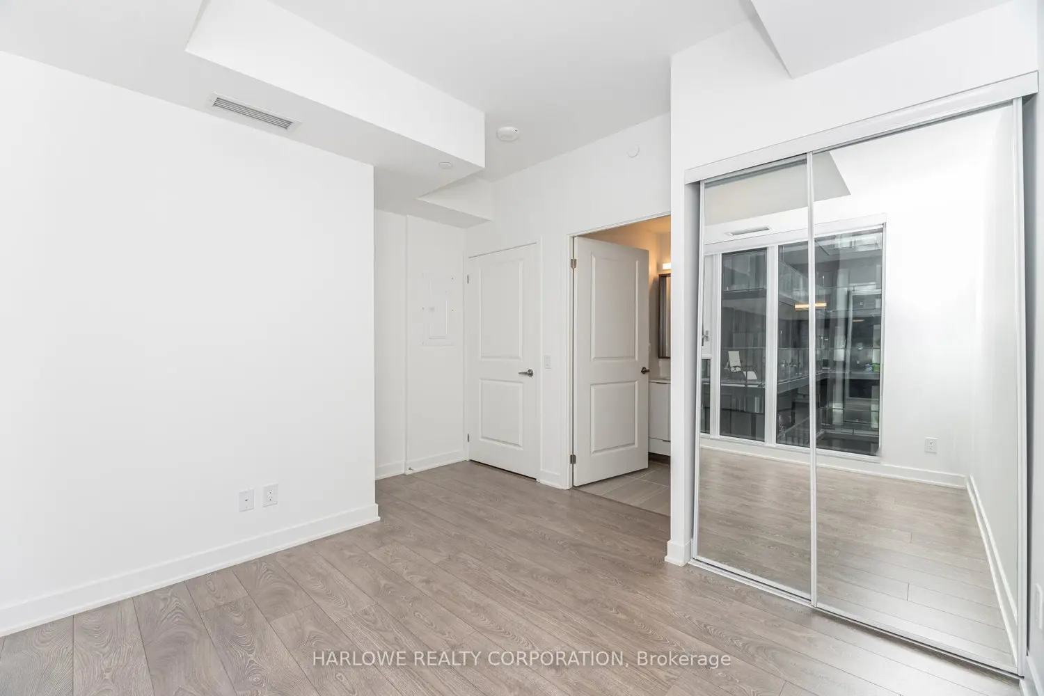 Additional image 12 of 543 Richmond Street 815