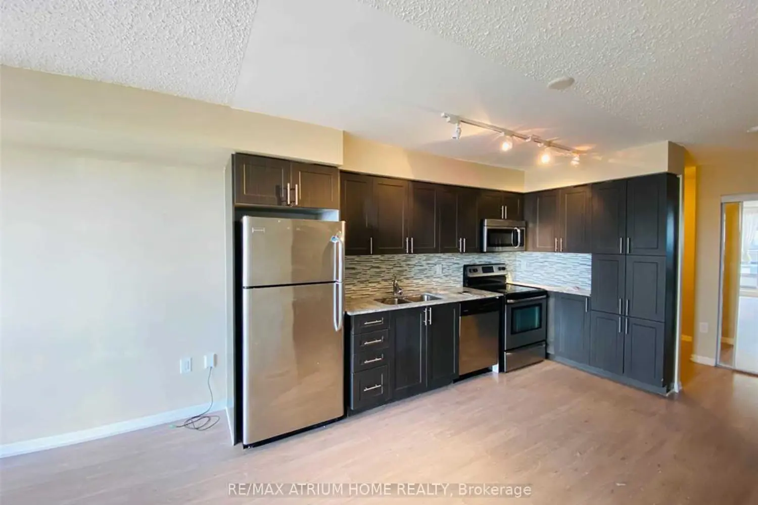 Additional image 3 of 800 Lawrence Avenue 1818