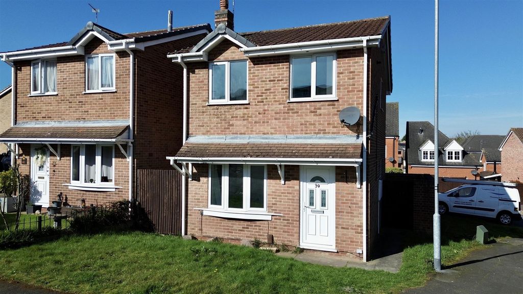 3 bed detached house for salePloughmans Drive, Shepshed LE12