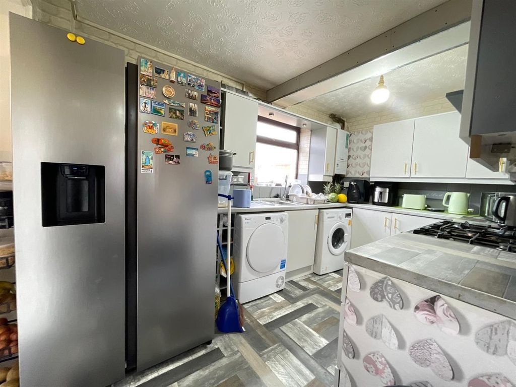 Additional image 4 of 3 bed town house for saleCranesbill Road, Hamilton, Leicester LE5