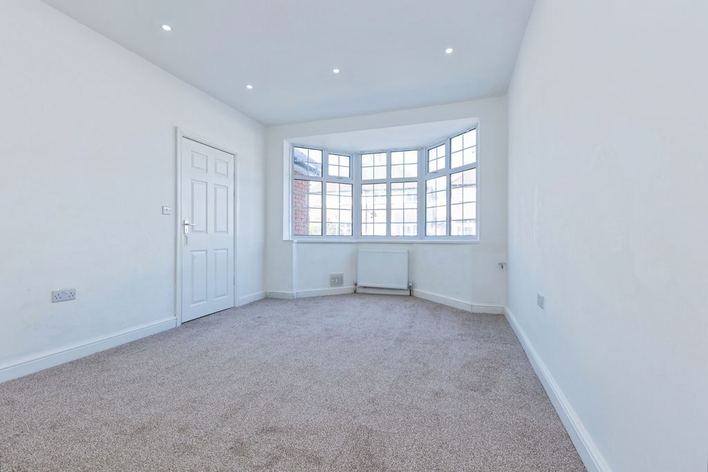 Additional image 2 of 7 bed detached house for saleSwithland Avenue, Leicester, Leicestershire LE4