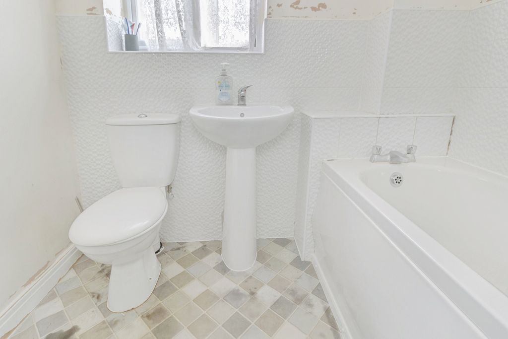 Additional image 10 of 3 bed detached house for saleLapwing Drive, Birstall, Leicester, Leicestershire LE4