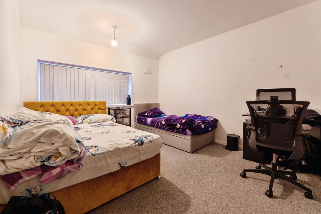 Additional image 18 of 3 bed semi-detached house for saleNew Parks Boulevard, Leicester LE3