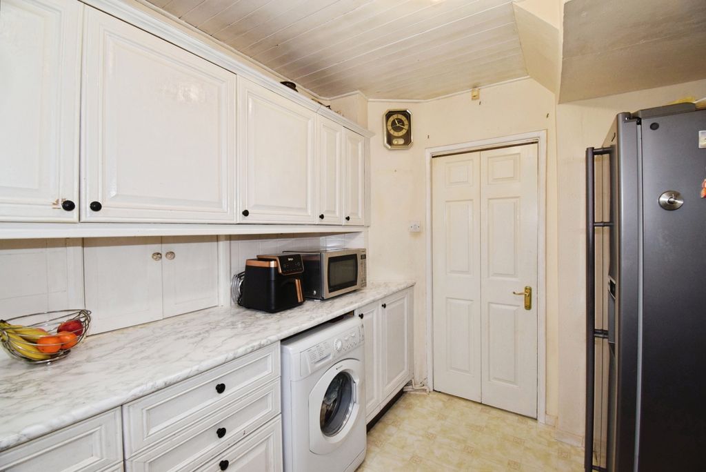 Additional image 10 of 3 bed semi-detached house for saleDenegate Avenue, Birstall, Leicester, Leicestershire LE4