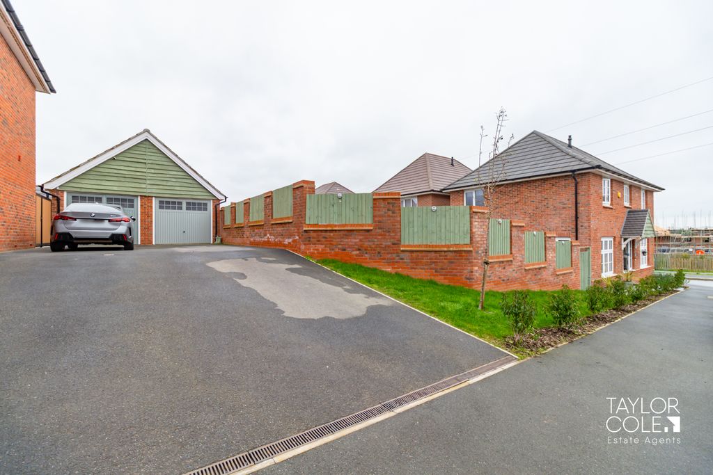 Additional image 29 of 3 bed detached house for saleStretton Close, Amington, Tamworth B77