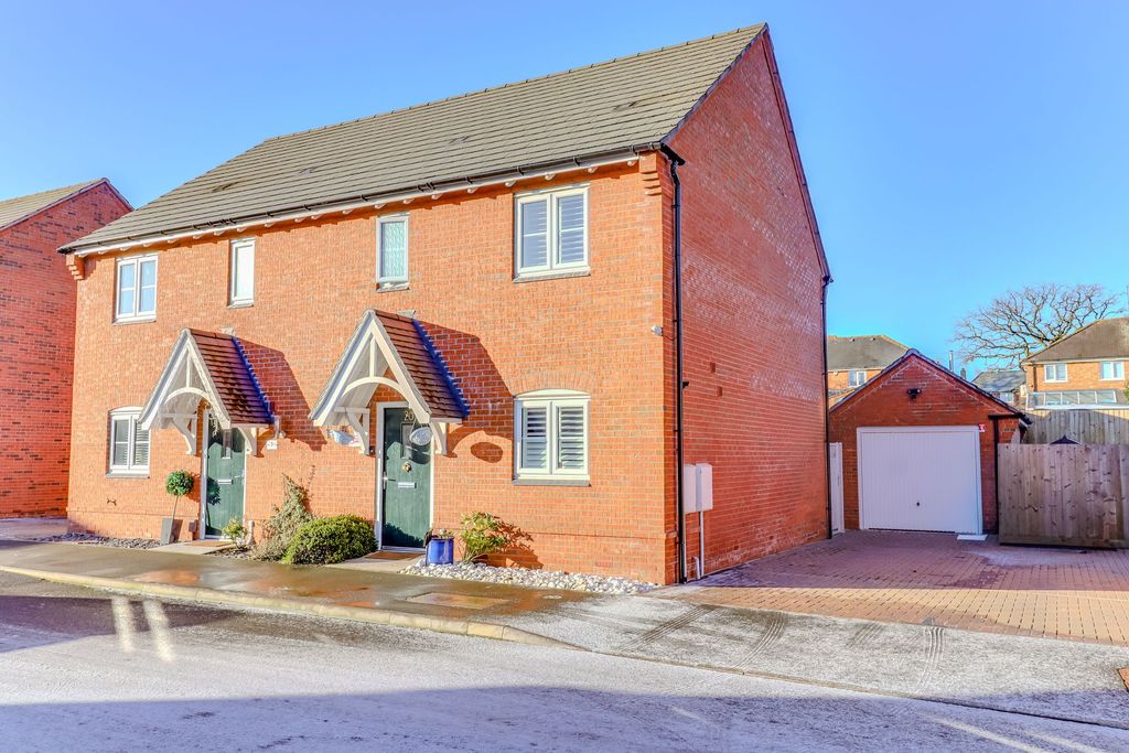 3 bed semi-detached house for saleRowan Drive, Anstey LE7