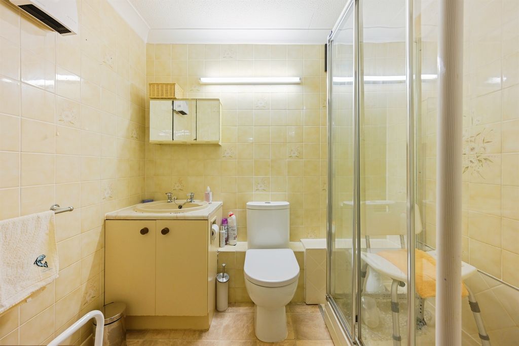 Additional image 5 of 1 bed flat for saleCastle Dyke, Lichfield WS13