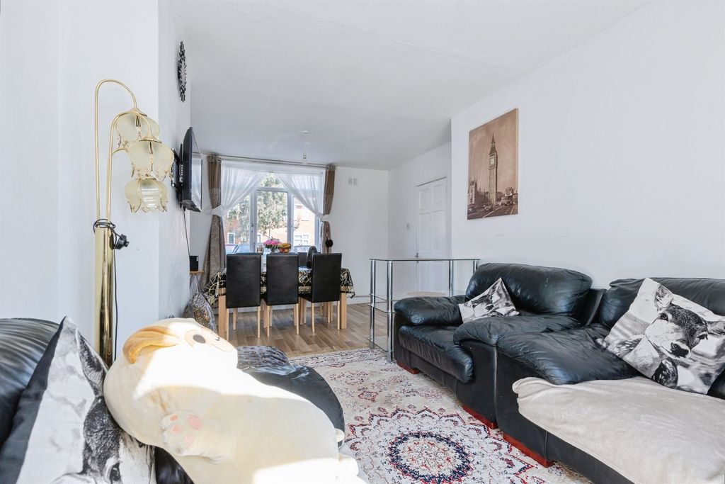 Additional image 2 of 3 bed semi-detached house for saleSwannington Road, Leicester LE3