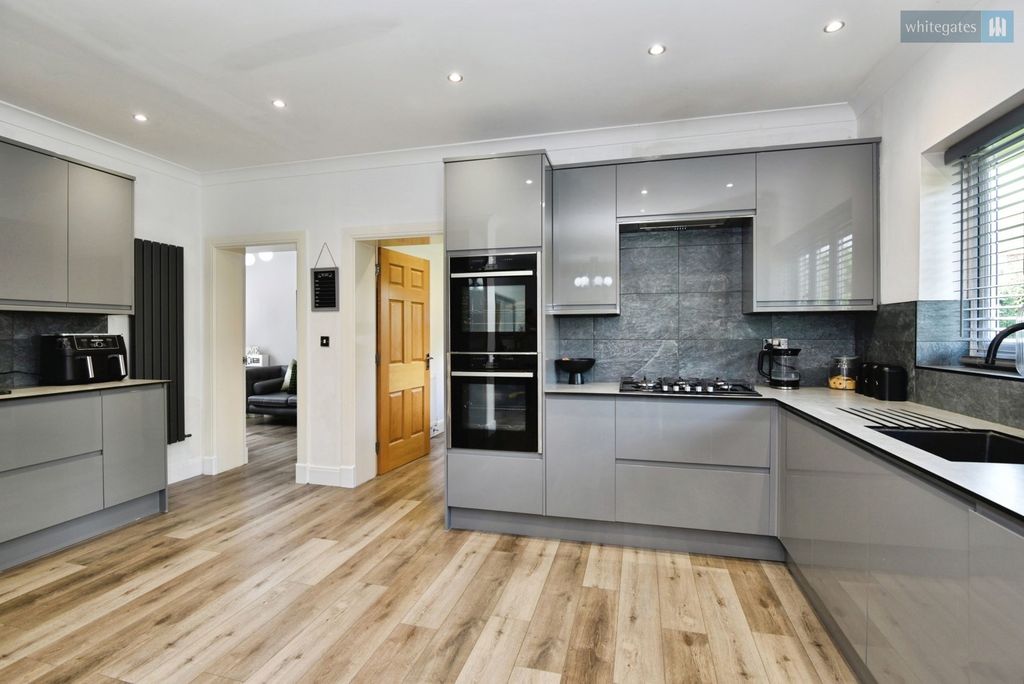 Additional image 6 of 7 bed detached house for saleHampstead Drive, Weston, Crewe, Cheshire CW2