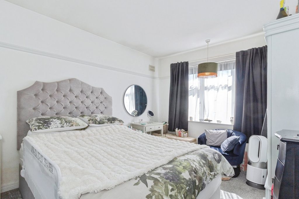 Additional image 14 of 4 bed semi-detached house for saleWestleigh Avenue, Leicester LE3
