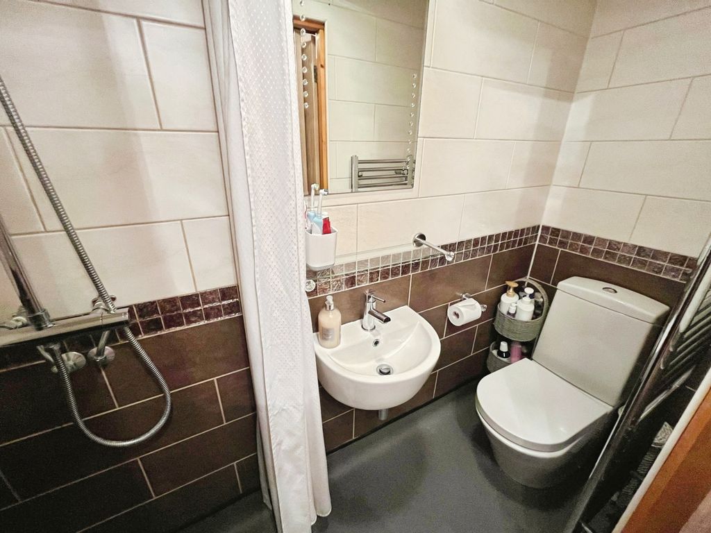 Additional image 11 of 4 bed semi-detached house for saleWoodgate Drive, Birstall, Leicester, Leicestershire LE4