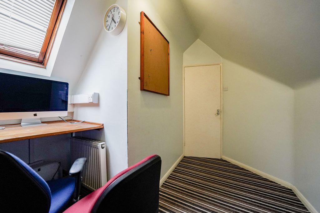Additional image 26 of 5 bed end terrace house for salePeters Drive, Leicester, Leicestershire LE5