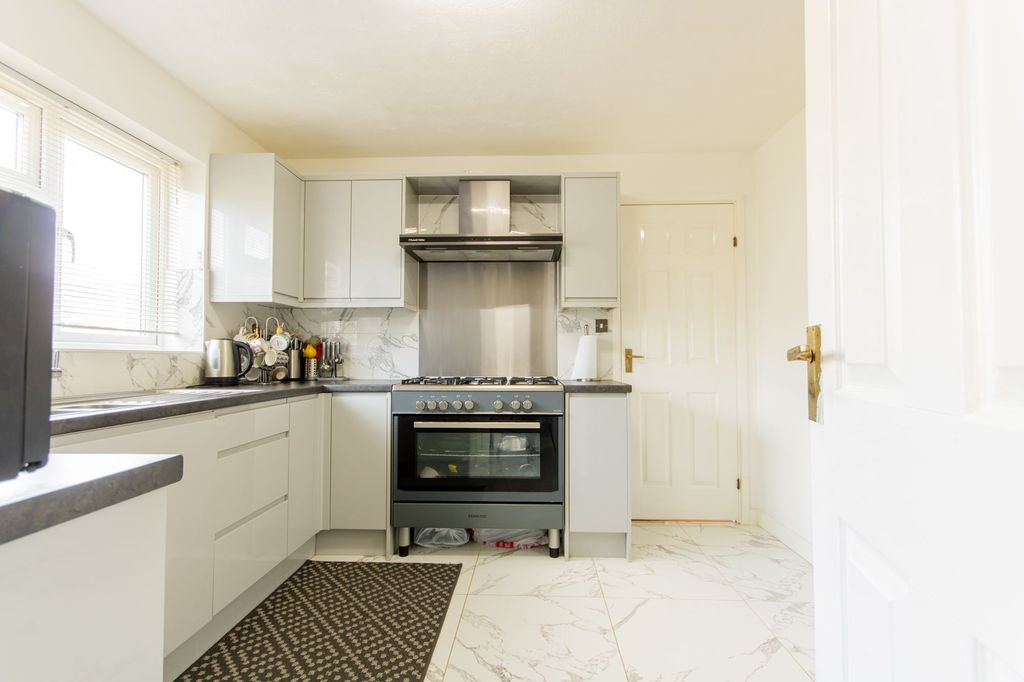 Additional image 4 of 4 bed detached house for saleWoodhead Close, Stamford PE9