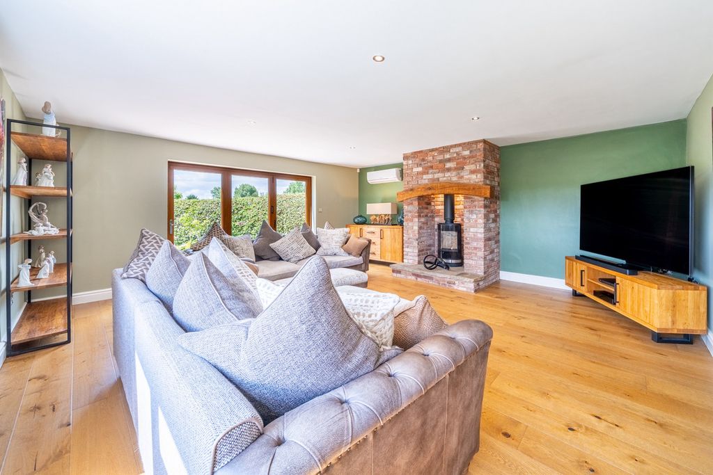 Additional image 6 of 4 bed detached house for saleChapel Lane, Hanbury, Staffordshire DE13