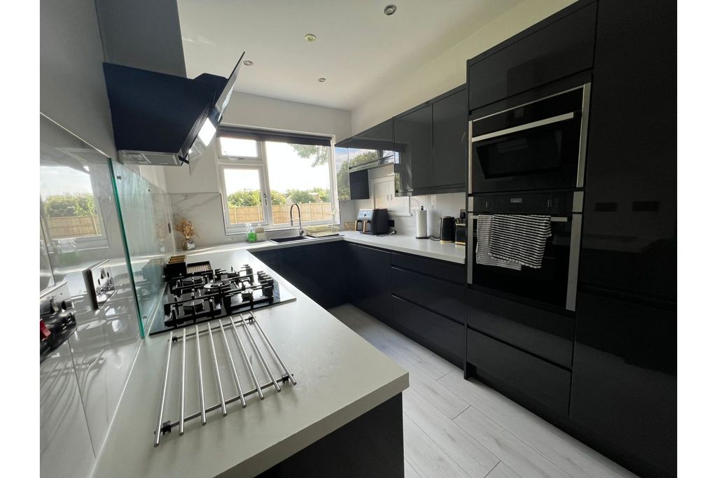 Additional image 10 of 4 bed semi-detached house for saleSpencefield Lane, Leicester LE5