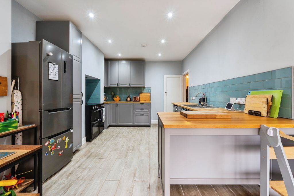 Additional image 8 of 3 bed semi-detached house for saleLower Cambridge Street, Loughborough LE11