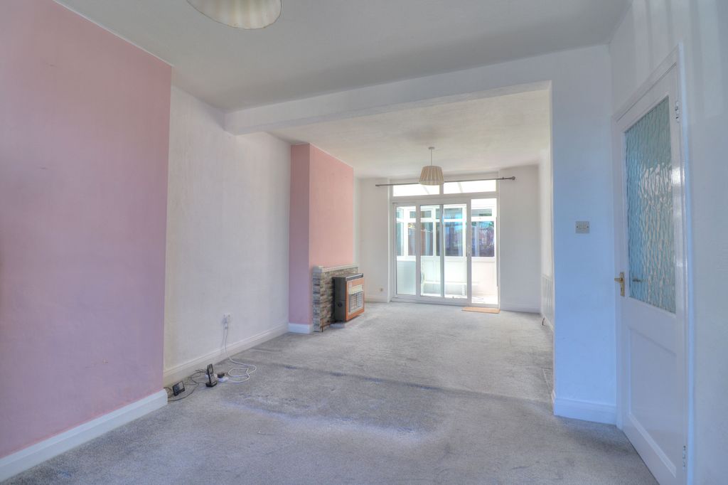 Additional image 4 of 3 bed semi-detached house for saleEileen Avenue, Leicester LE4