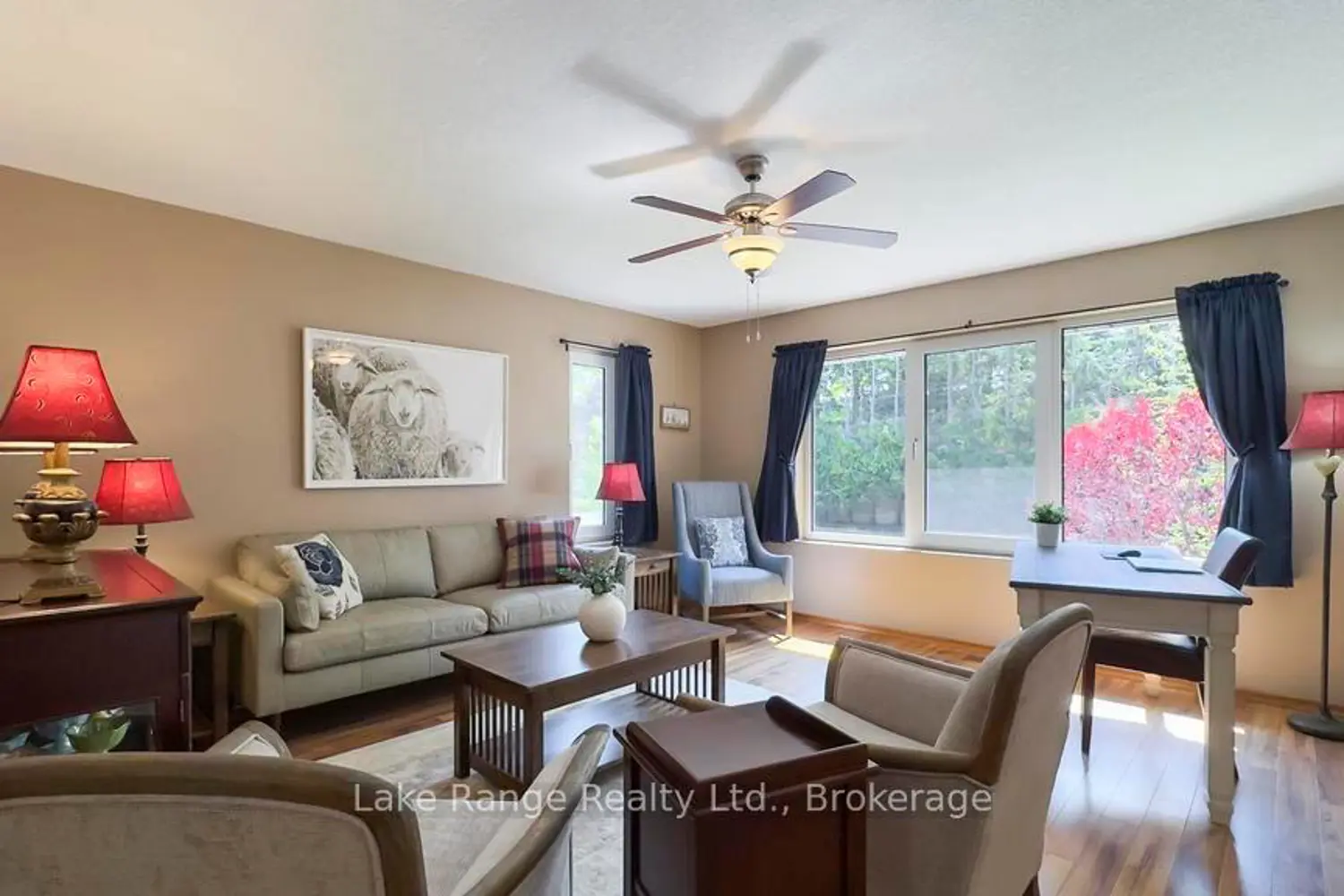 201 Shadywood Crescent photo 3