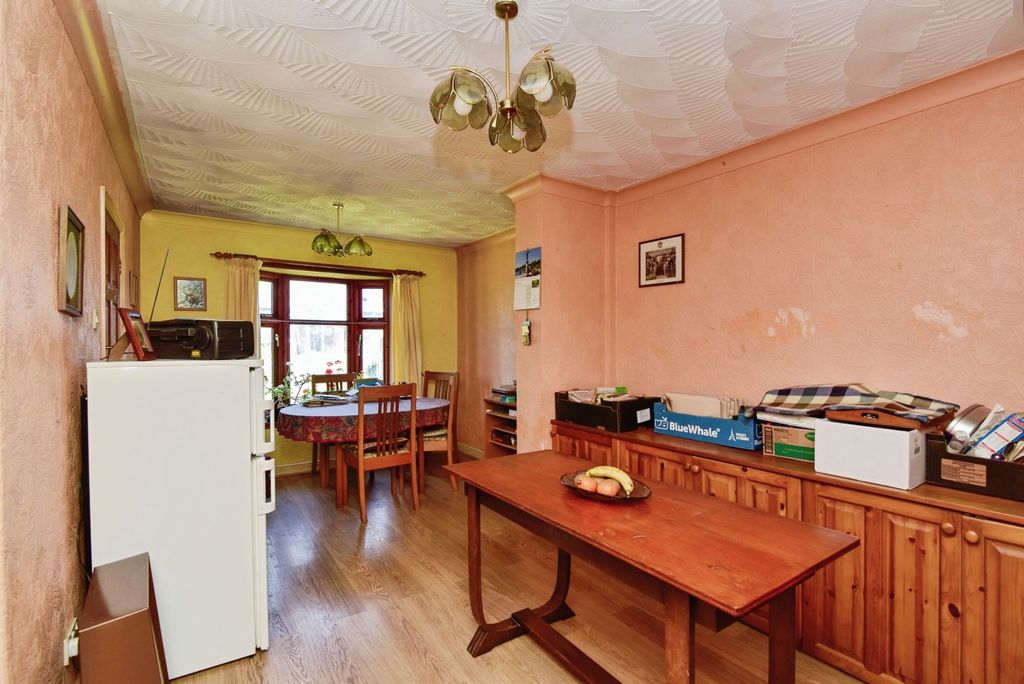 Additional image 4 of 3 bed semi-detached house for saleWestlands Avenue, Newcastle, Staffordshire ST5
