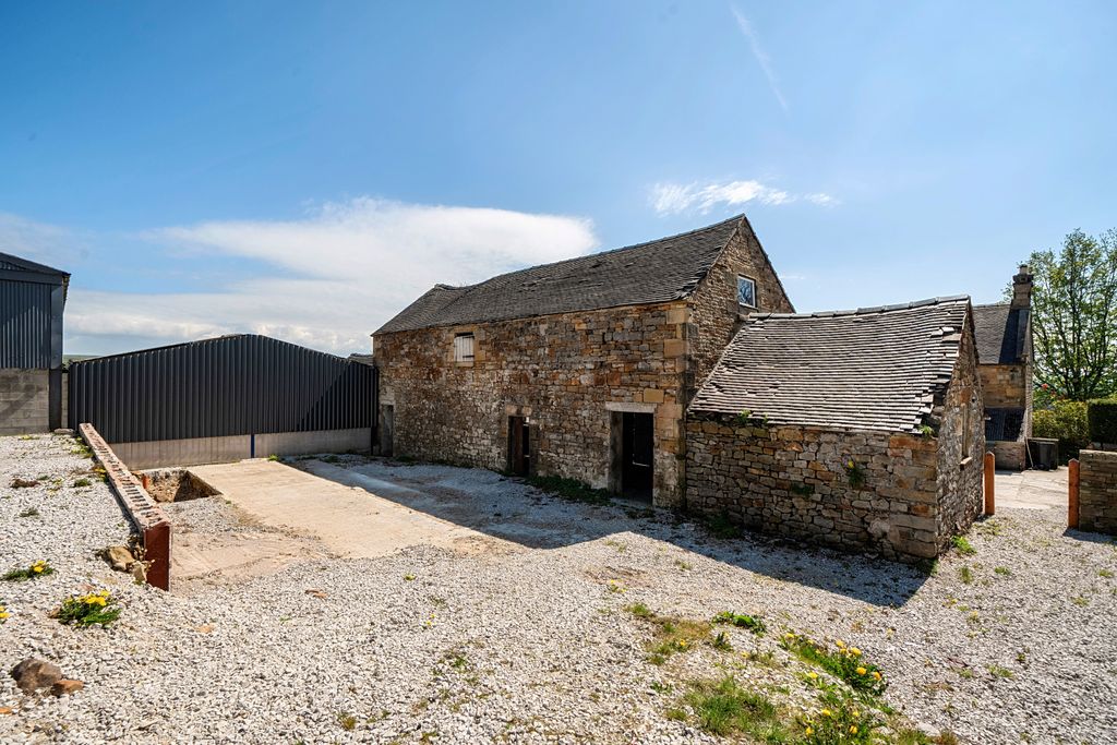 Barn conversion for saleLongnor, Buxton SK17 photo 3