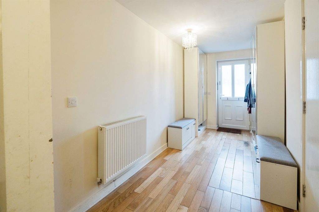 Additional image 7 of 5 bed terraced house for saleHarleston Close, Leicester LE5