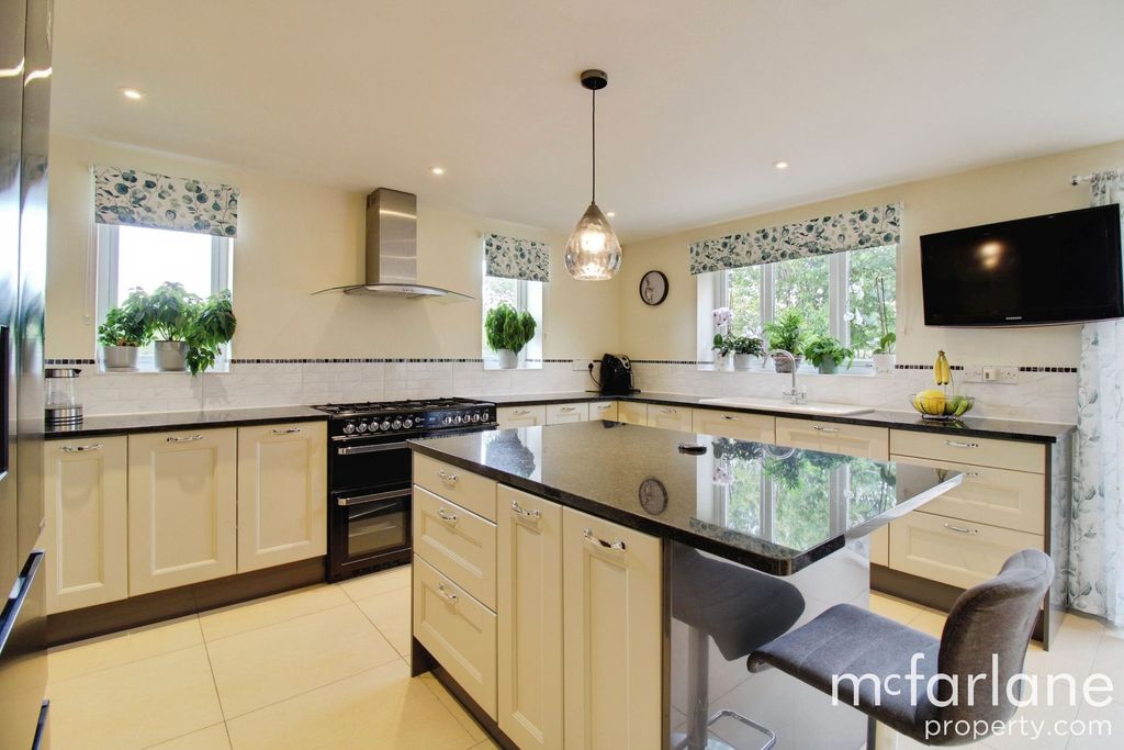 Additional image 9 of 6 bed detached house for saleUffcott, Swindon SN4