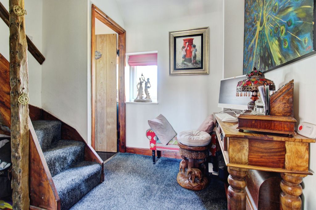 Additional image 15 of 3 bed cottage for saleWatling Street, Tamworth B77