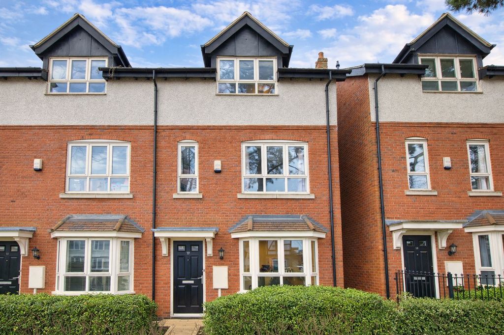 3 bed end terrace house for saleStanley Road, Leicester LE2
