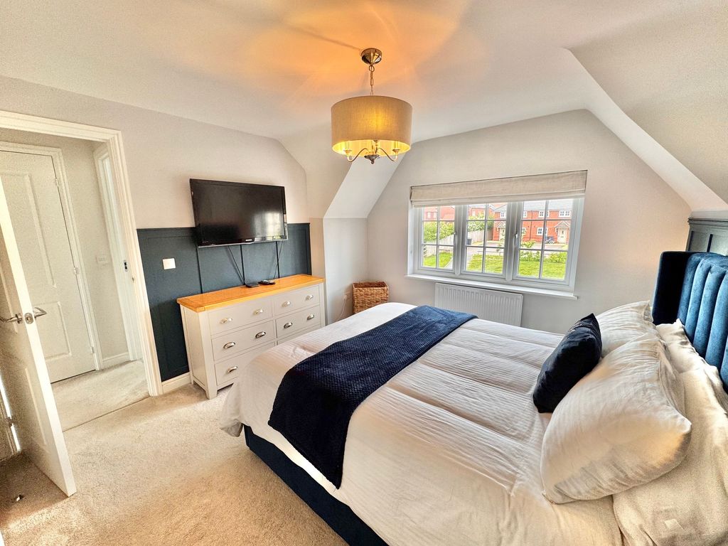Additional image 15 of 3 bed semi-detached house for saleRoman Avenue, Nuneaton CV11