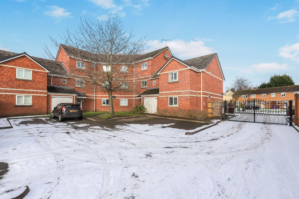 Additional image 12 of 2 bed flat for salePatshull Avenue, Fordhouses, Wolverhampton WV10
