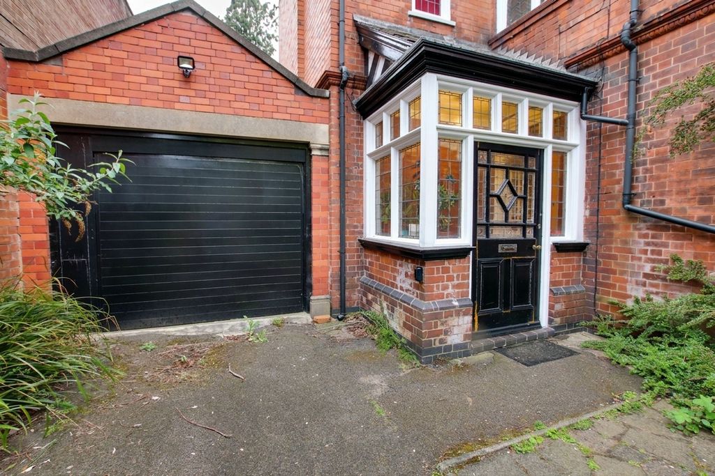 Additional image 37 of 6 bed semi-detached house for saleSt. Johns Road, Leicester LE2
