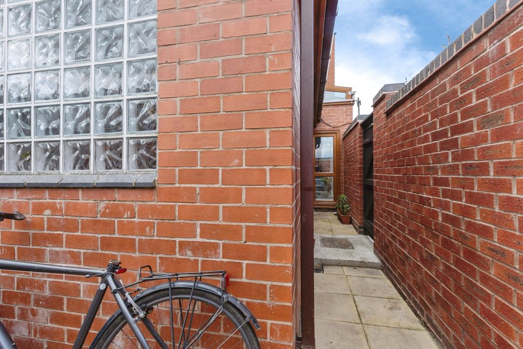 Additional image 11 of 4 bed terraced house for saleIngle Street, Leicester LE3