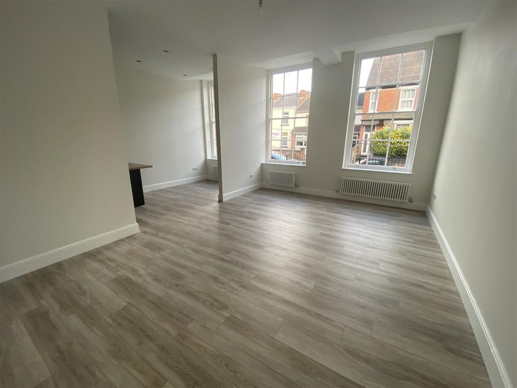 Additional image 5 of 3 bed town house for saleChetwynd Court, Stafford ST17