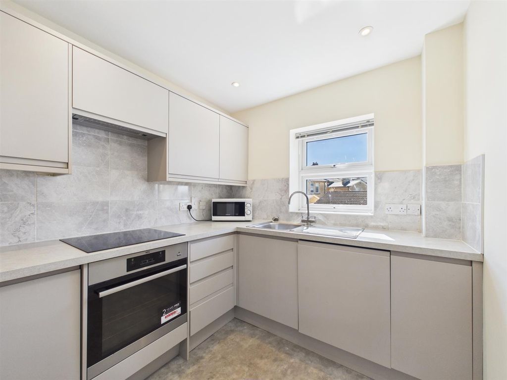 Additional image 5 of 2 bed flat for sale27A Park Lane, Chippenham SN15