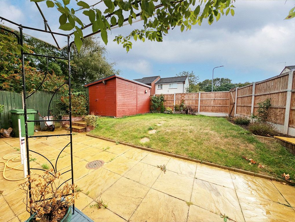 4 bed link detached house for saleCastle Acre, Western Downs, Stafford, Staffordshire ST17 photo 5