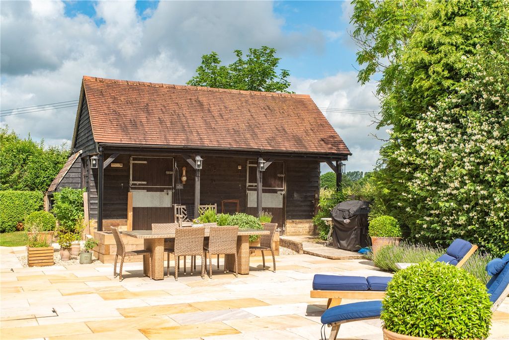 Additional image 18 of 4 bed detached house for saleOld Battens Barn, Ermin Street, Lambourn Woodlands, Hungerford RG17