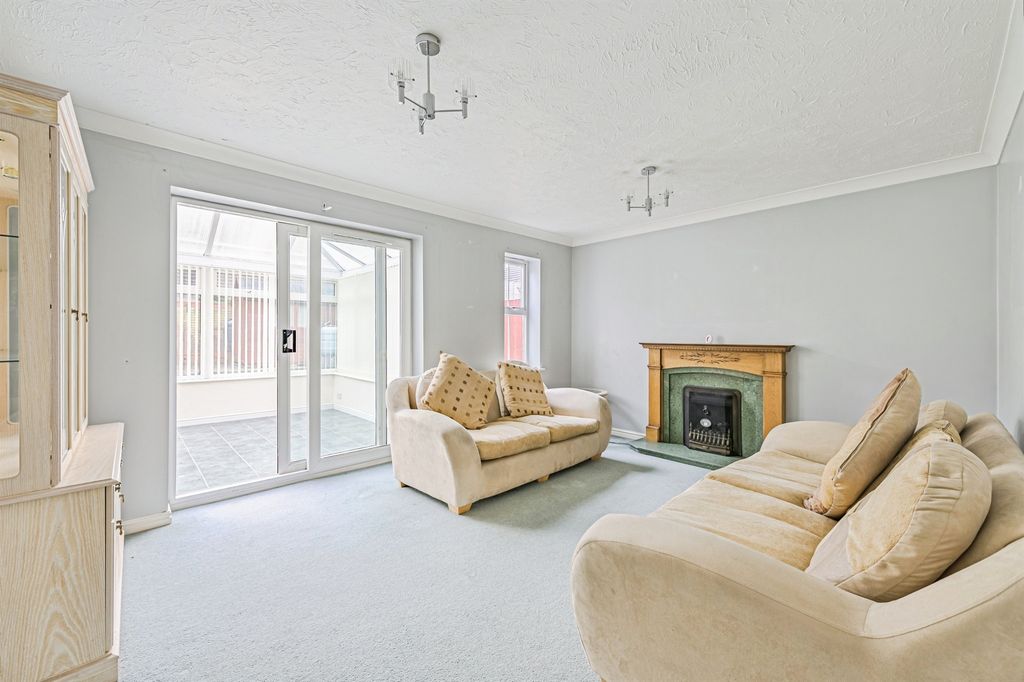 Additional image 2 of 4 bed detached house for saleOrkney Drive, Wilnecote, Tamworth B77