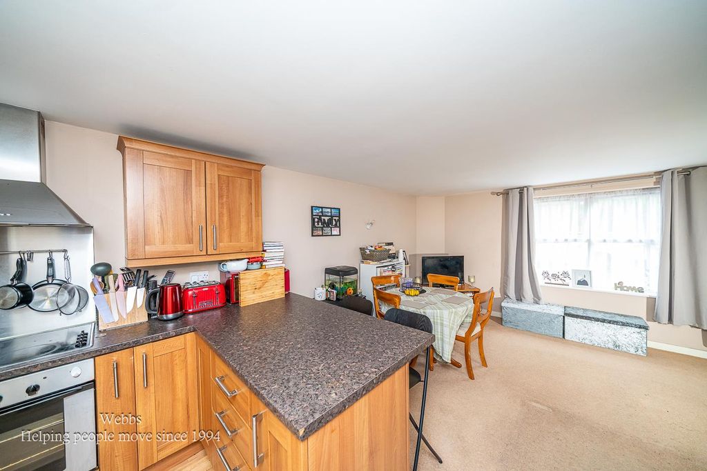 Additional image 4 of 2 bed flat for salePark Road, Bloxwich, Walsall WS3