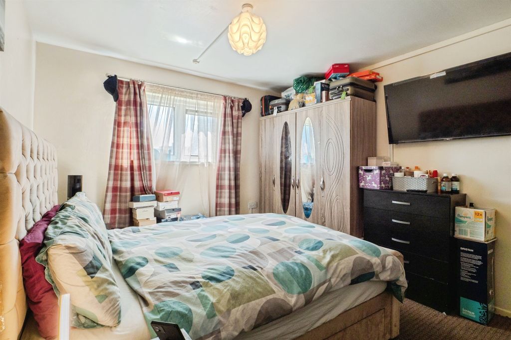 2 bed flat for saleThurcaston Road, Leicester LE4 photo 4