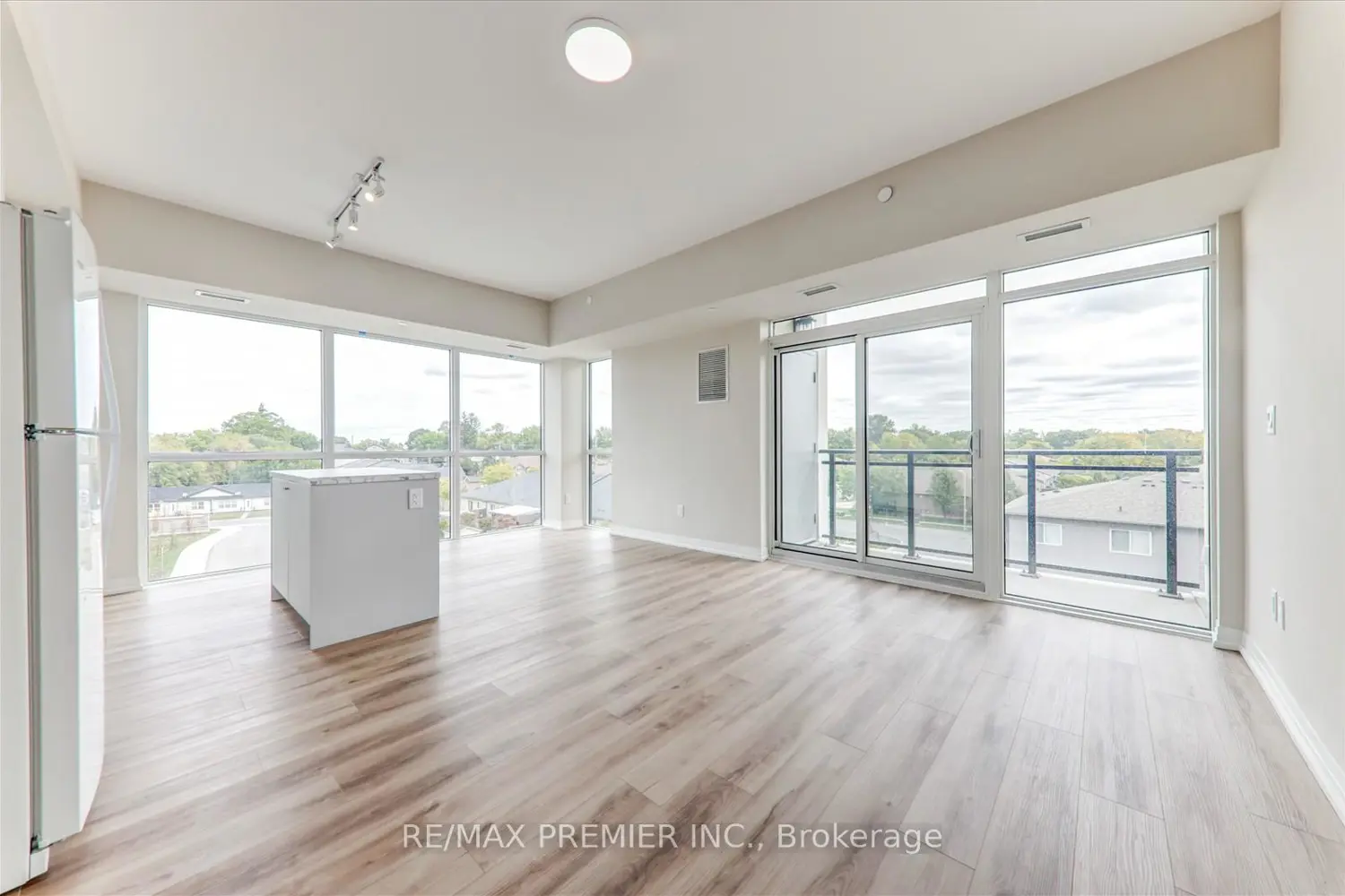 Additional image 8 of 50 Herrick Avenue Lp-17