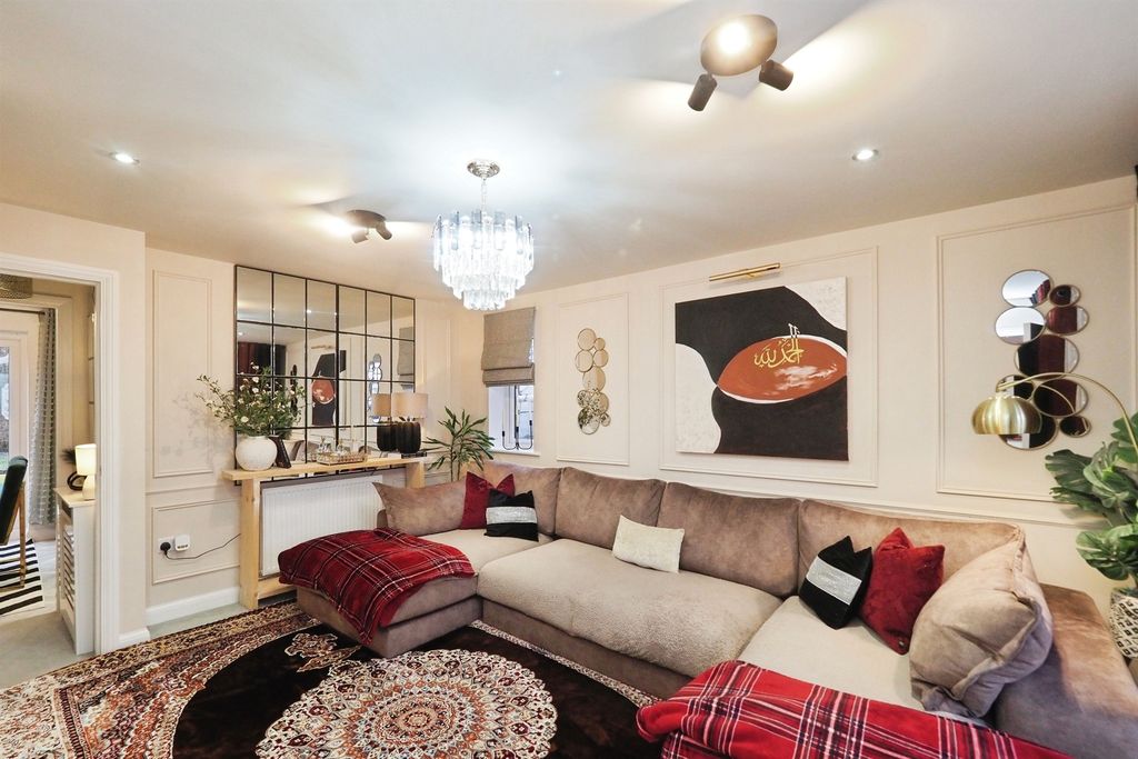 Additional image 8 of 3 bed semi-detached house for saleBrookes Crescent, Hugglescote, Coalville LE67
